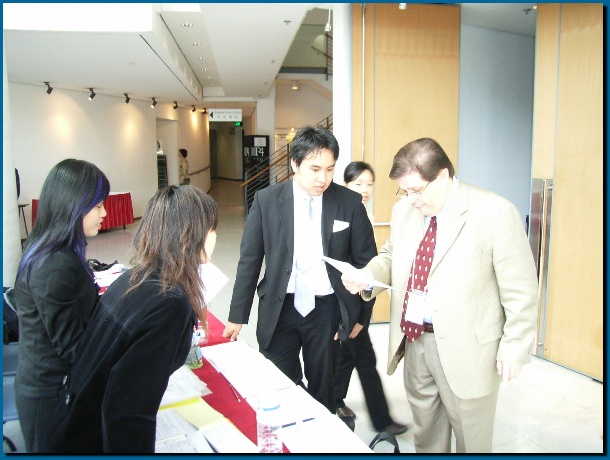 602x451 pixels (104K)